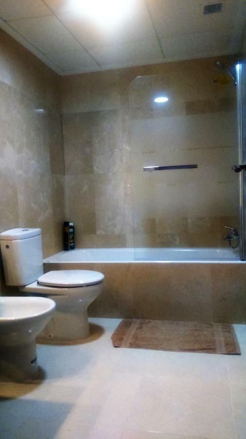 Beautiful 3 Bed, 2 Bath Modern Apartment 로스알카자레스 외부 사진