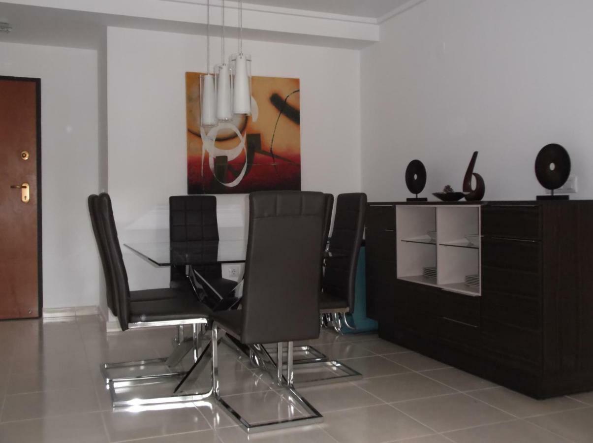 Beautiful 3 Bed, 2 Bath Modern Apartment 로스알카자레스 외부 사진