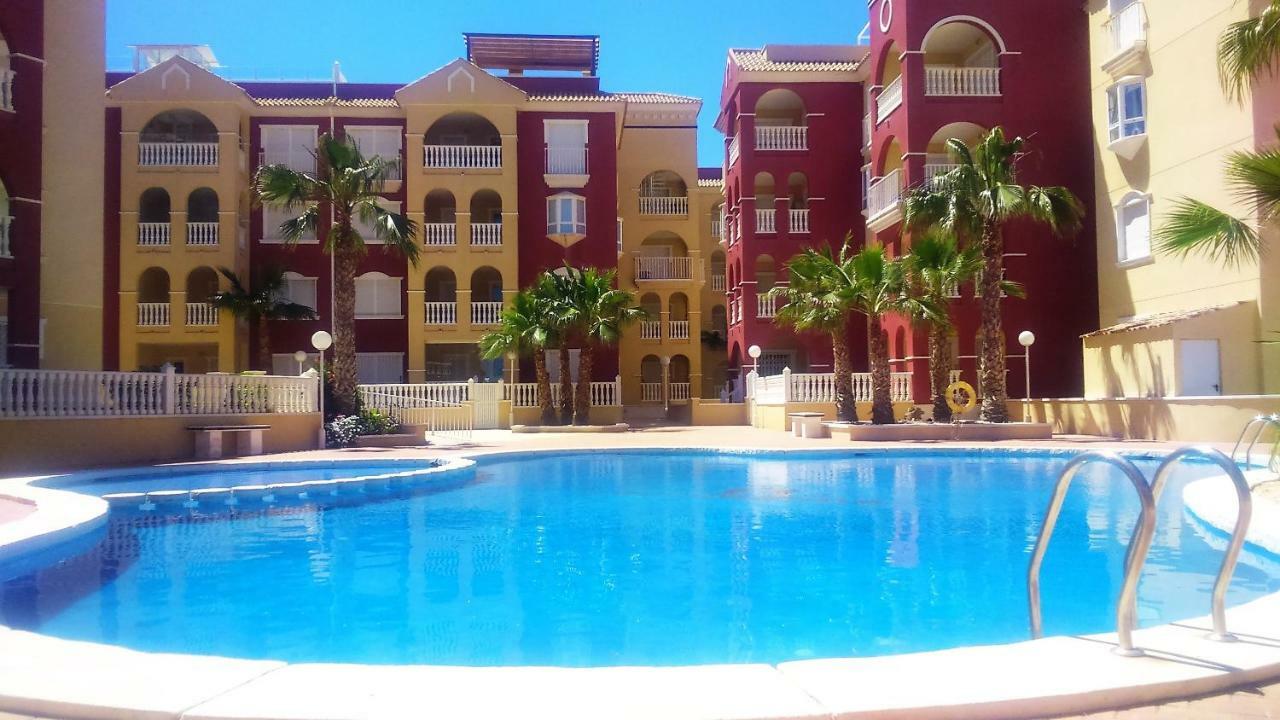 Beautiful 3 Bed, 2 Bath Modern Apartment 로스알카자레스 외부 사진